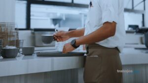 Profesionales más demandados en hostelería y turismo en verano en España